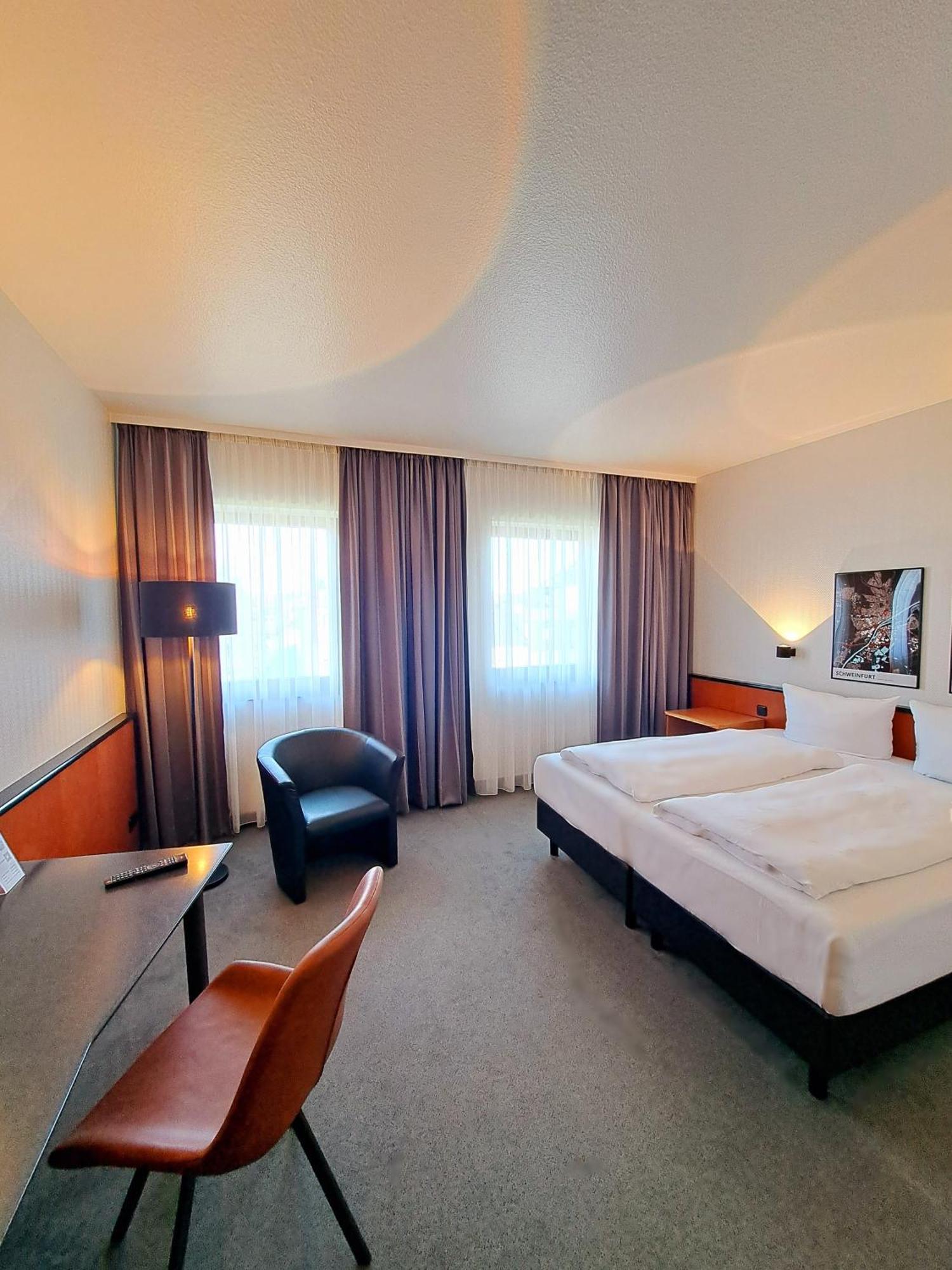 Hotel Ross 슈바인푸르트 외부 사진